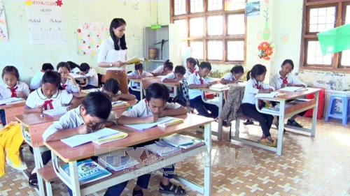  Nhọc nhằn gieo chữ dưới chân núi Ngọc Linh